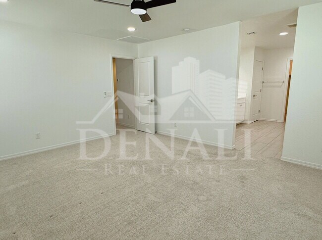 Building Photo - 11326 E Unger Ave