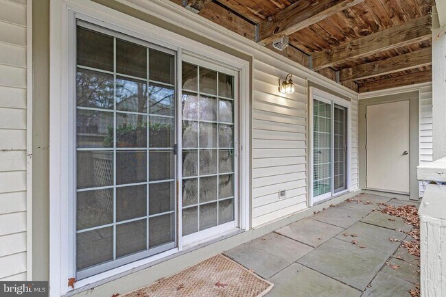 Building Photo - 2237 Lovedale Ln