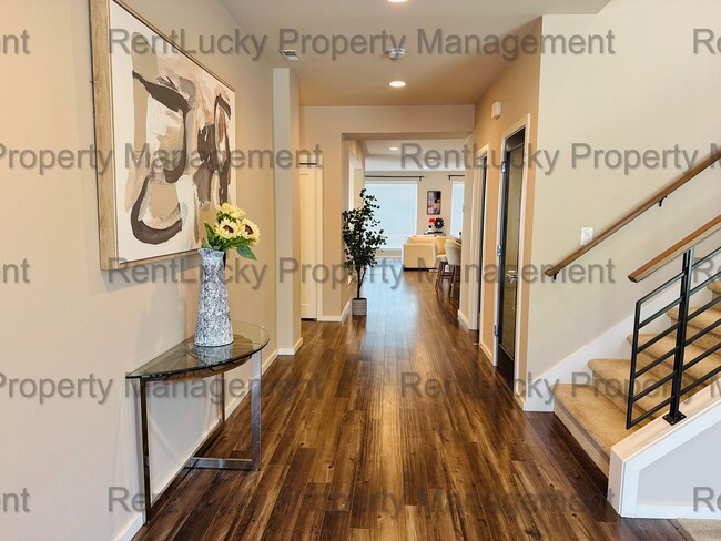 Building Photo - Stunning MainVue Home at Vista Pointe