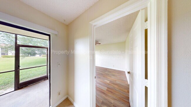 Building Photo - 321 Olivewood Pl