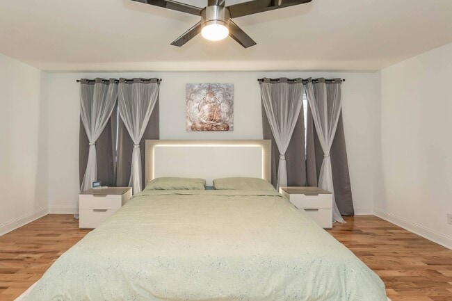 gel mattress - 4200 Pickwick Dr