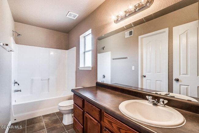Building Photo - 14236 Gil Reyes Dr