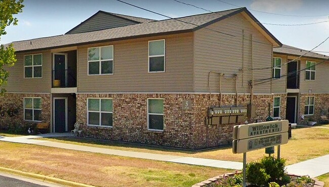 Building Photo - 1501 Newland Dr