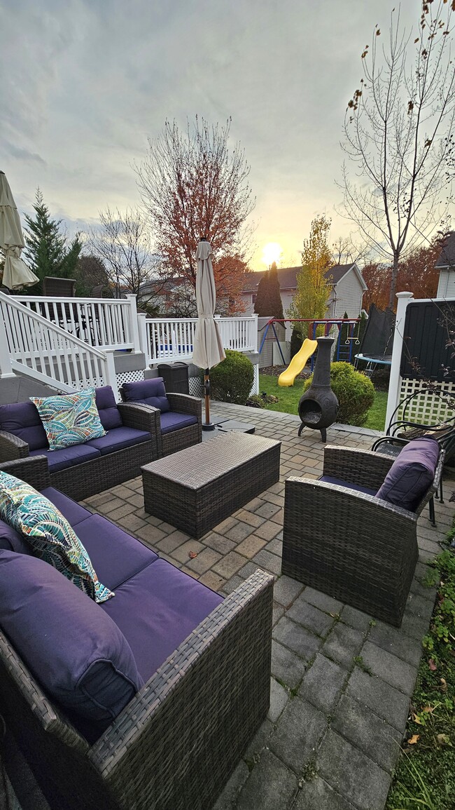 Building Photo - 55 Lakeview St