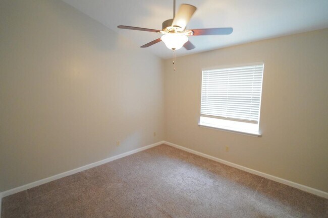 Building Photo - 1908 Wagon Wheel Cir W