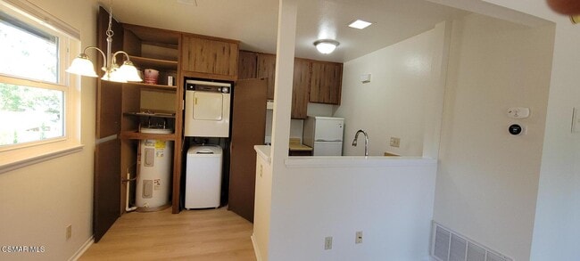 Building Photo - 4553 Alamo St