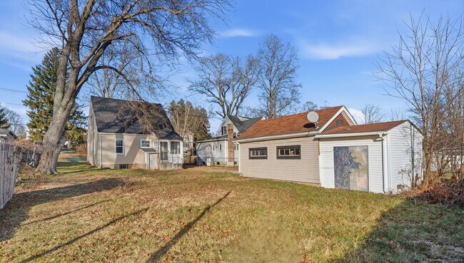 Building Photo - 37 1/2 South St