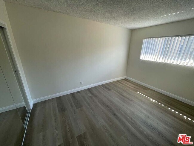 Building Photo - 15033 Sherman Way