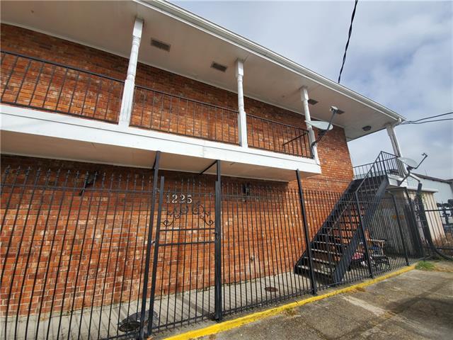 Building Photo - 1225 Truxton St