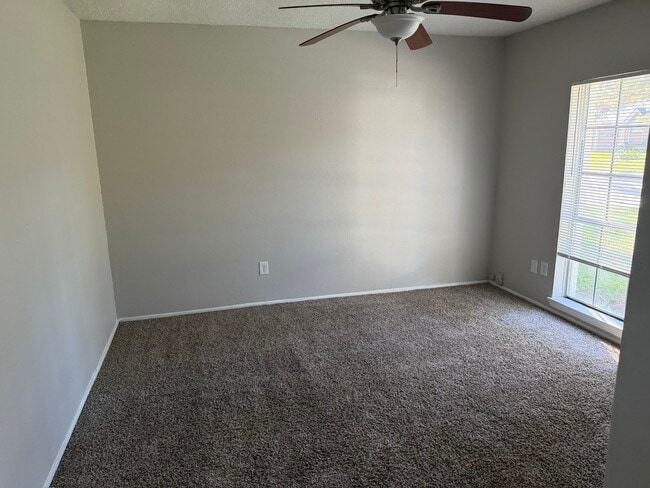 Building Photo - 23430 Cimber Ln