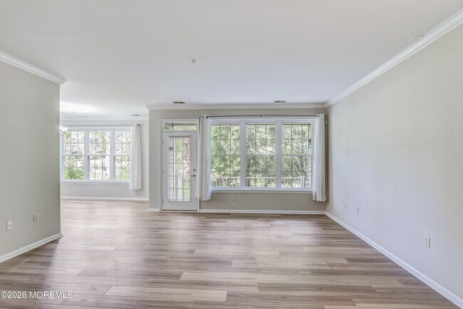 Building Photo - 574 St Andrews Pl