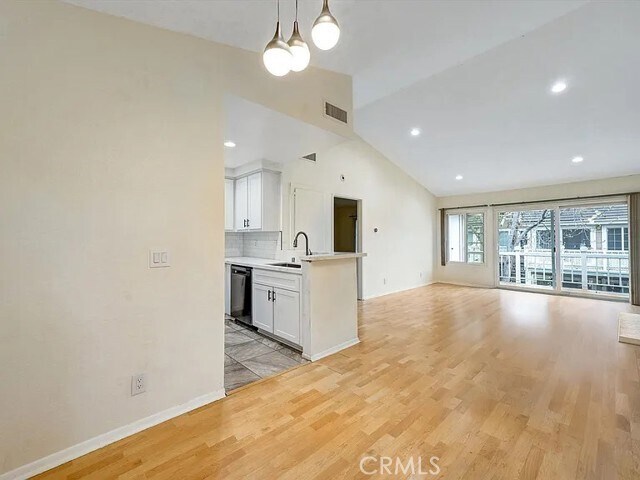 Building Photo - 3867 Thorncroft Ln
