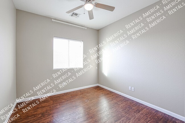 Building Photo - 14958 W Cameron Dr