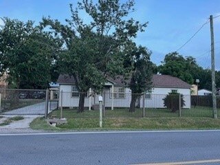 Building Photo - 8518 Berwyn Dr