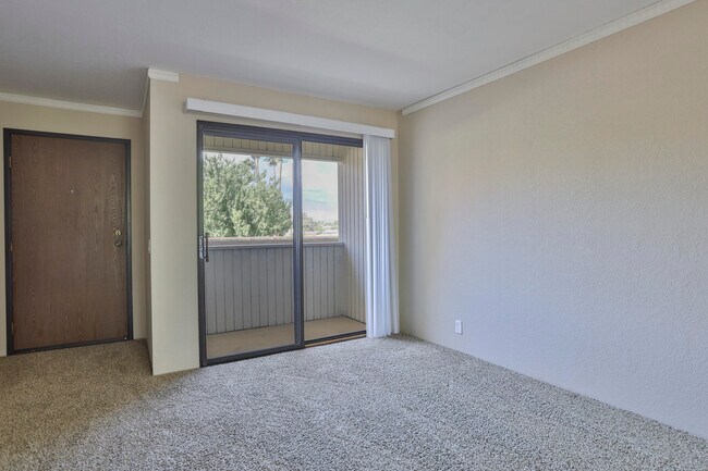 Building Photo - 2820 N Arcadia Ct