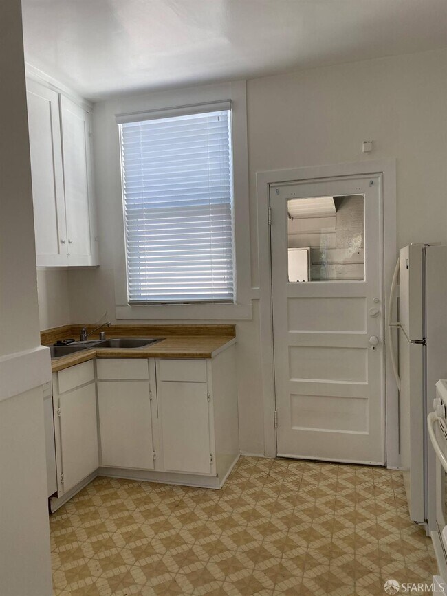 Building Photo - 614 Funston Ave