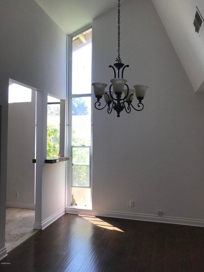 Building Photo - 31505 Lindero Canyon Rd