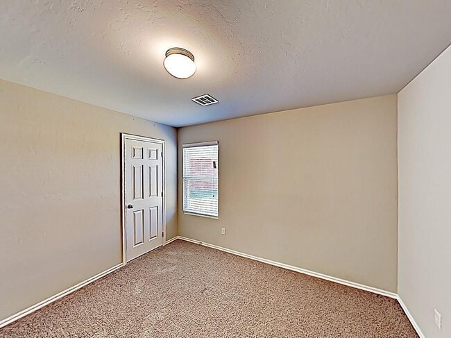 Building Photo - 13121 Bridgewater Ct