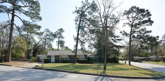 Building Photo - 4 Bed/3 Bath home w/fenced yard in Augusta...