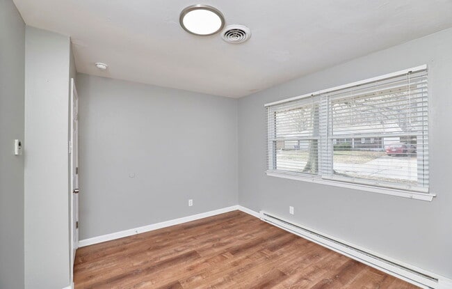 Building Photo - 3335 Boca Raton Dr