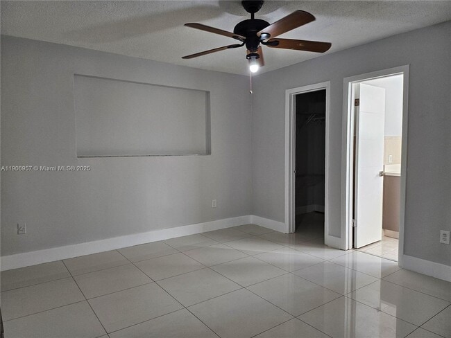 Building Photo - 7416 SW 21st St