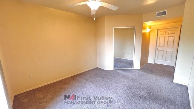Building Photo - 2 Bedrooms, 2 Baths