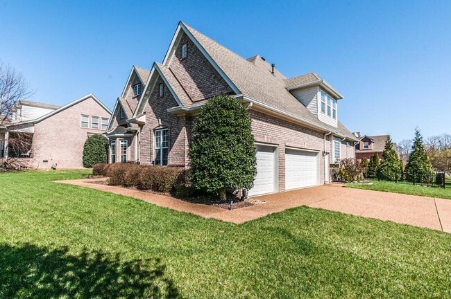 Building Photo - 4 Bed, 3.5 Bath Home w/  3 Car Garage in Williamson Co