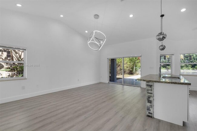 Building Photo - 425 SW 198th Terrace