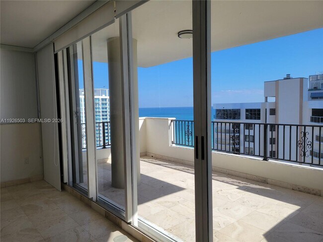 Building Photo - 6422 Collins Ave