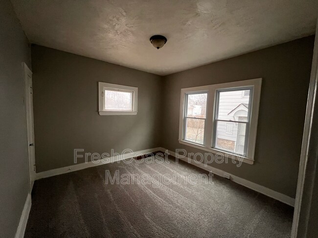 Building Photo - 3402 E 145th St
