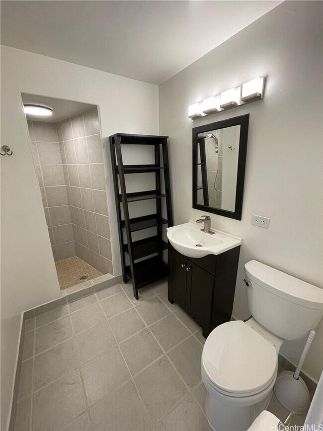 Building Photo - Seaside Suites: 1-Bedroom, 1-Bath, 1 parking!