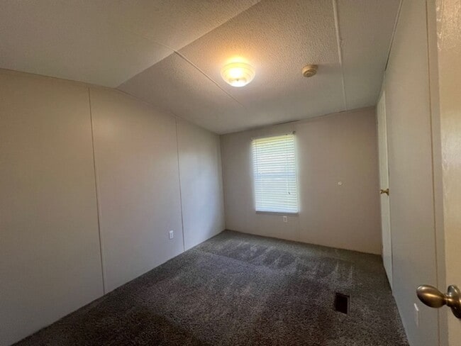 Building Photo - Don't Wait, Call Today