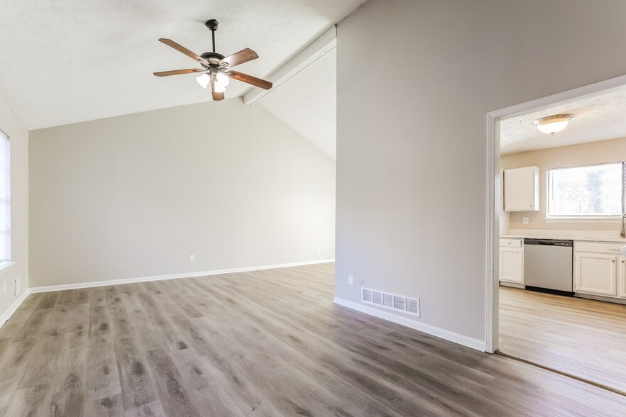 Building Photo - 8964 Raven Dr