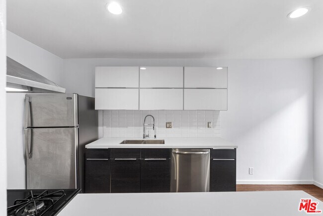 Building Photo - 612 Huntley Dr