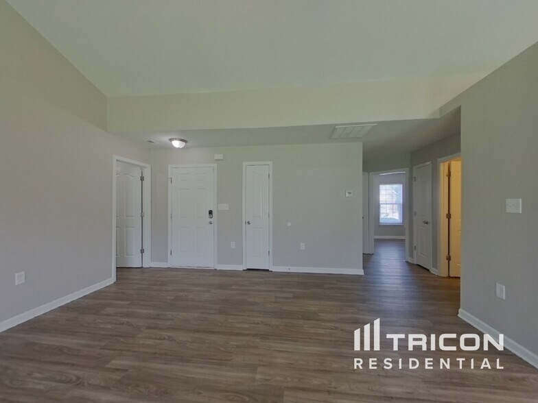 Building Photo - 9116 White Aspen Pl