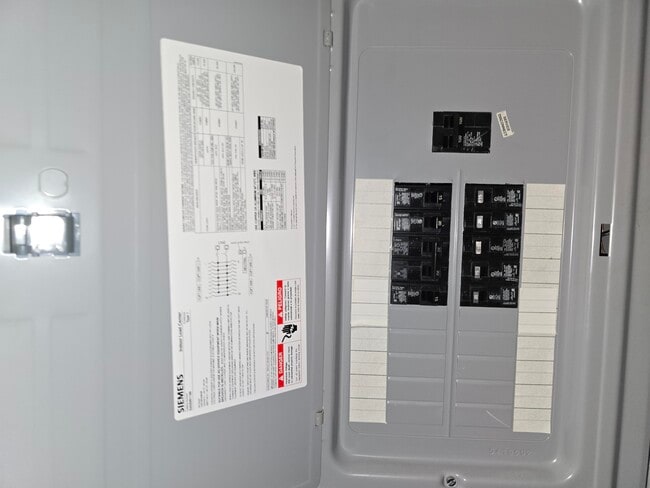 Building Photo - 16073 Tacoma St