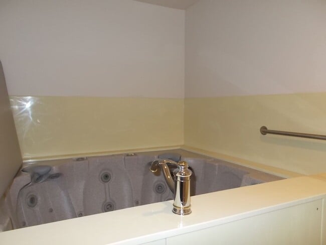 Building Photo - Single-Story Townhome with Golf Course Views in Summerlin