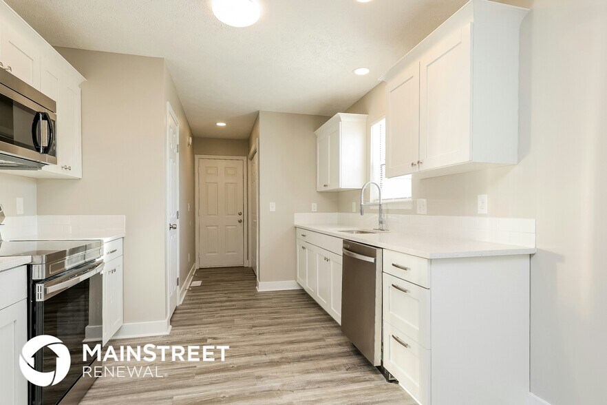 Building Photo - 2403 Planter Ct