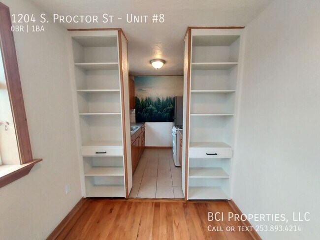 Building Photo - 1204 S Proctor St