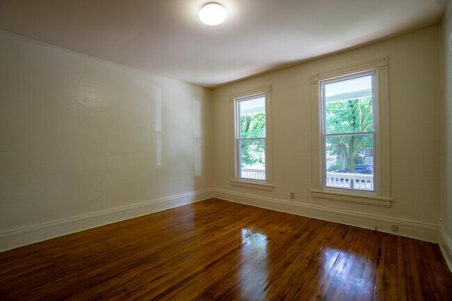 Building Photo - 450 Westcott St