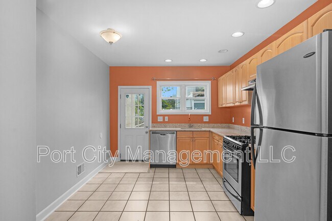Building Photo - 1125 Haubert St