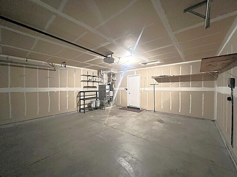 Building Photo - 4160 E Carnation Ct