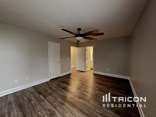 Building Photo - 209 Oakpointe Dr