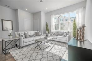 Building Photo - 2518 Plumas Dr