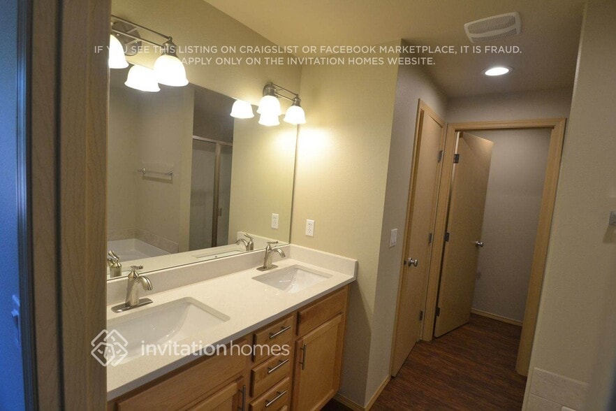 Building Photo - 20109 94th Ave E