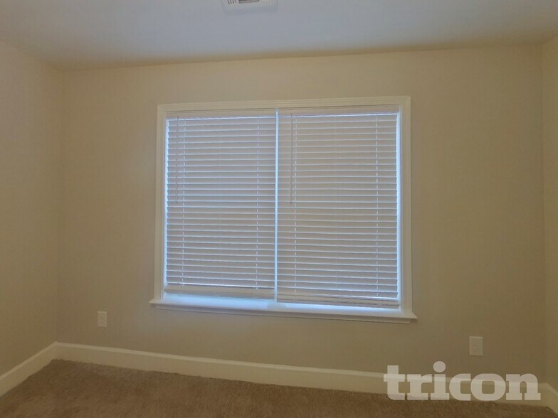 Building Photo - 420 Best Friends Turn Alley