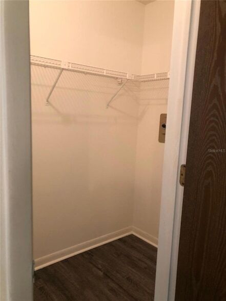 Building Photo - 1120 N Brickell Dr