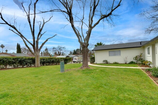 Building Photo - 7334 Grenola Way