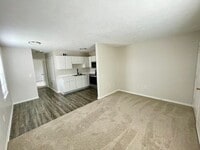 Building Photo - 581 Dexter Dr