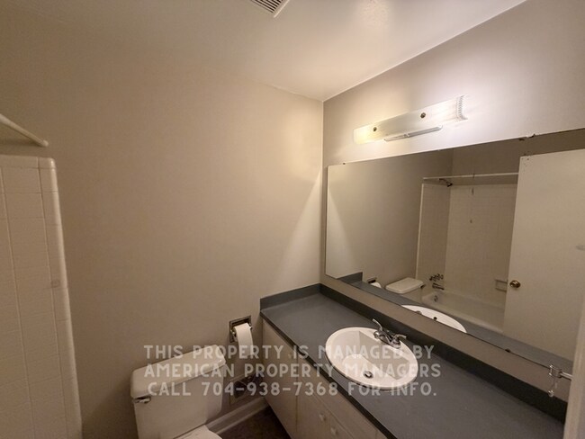 Building Photo - 4518 Kavanaugh Dr